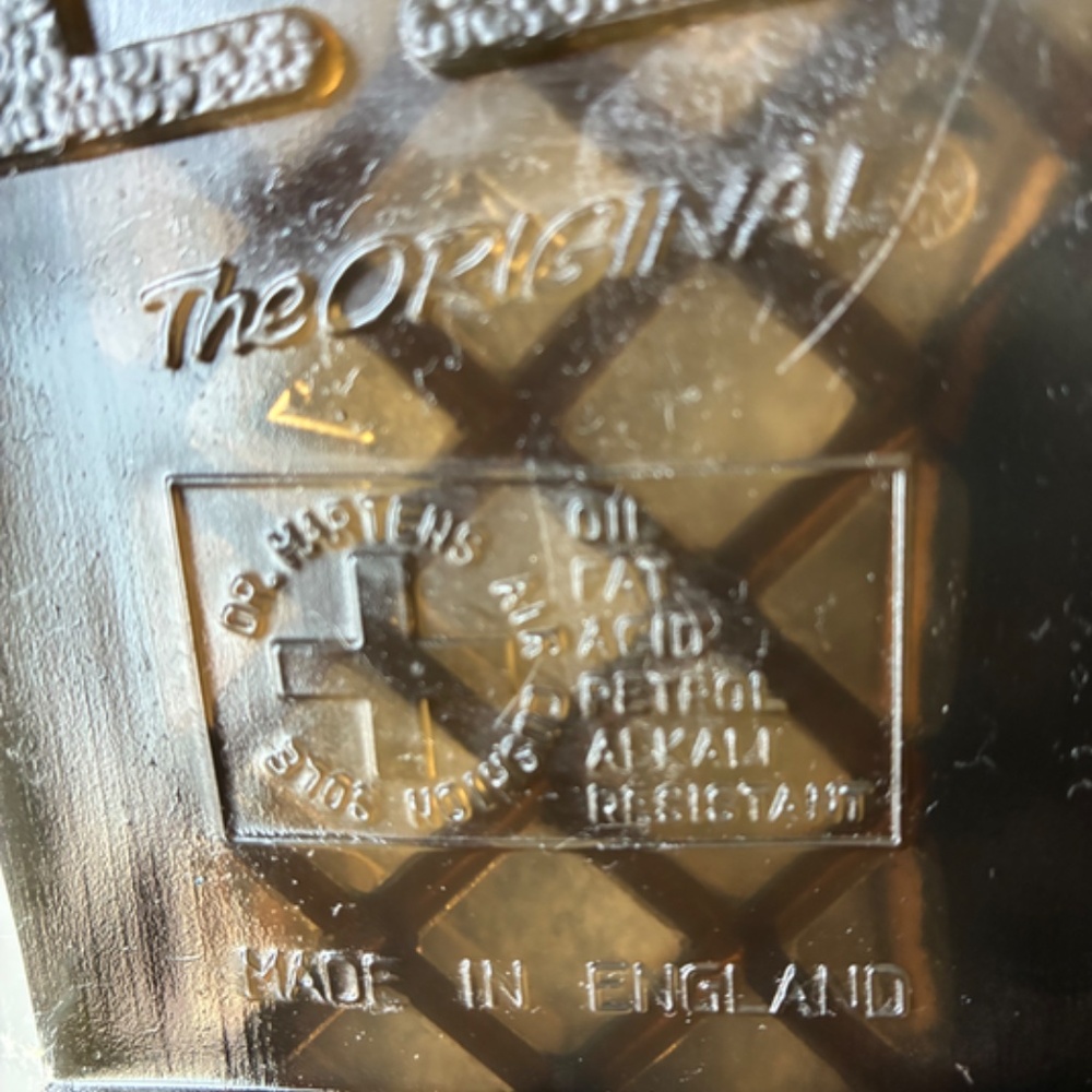 Rare Dr.MARTENS AirWair Boots STINGRAY MIE Made In England unisex US W9/M8 – NEW - Picture 8 of 16